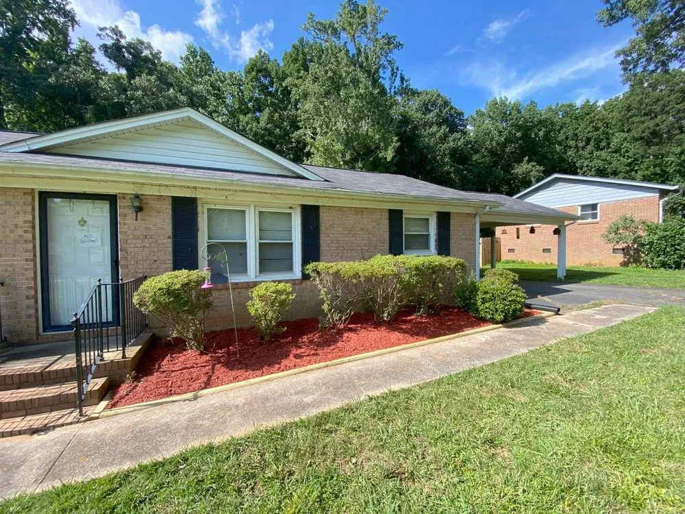 Top-rated garden landscaping in Waxhaw, NC - Valhalla Lawnscapes