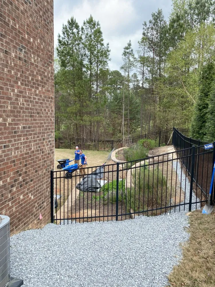 Local yard maintenance in Waxhaw, NC - Valhalla Lawnscapes