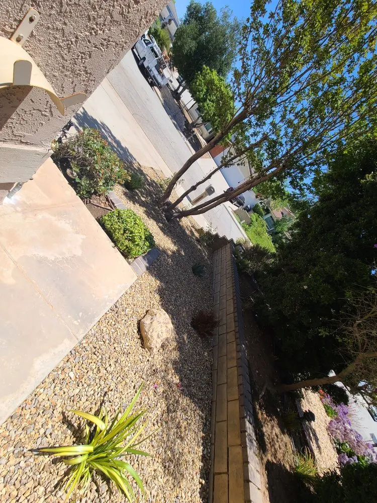 Expert outdoor landscaping experts serving Thousand Oaks, CA - Vallarta Landscaping