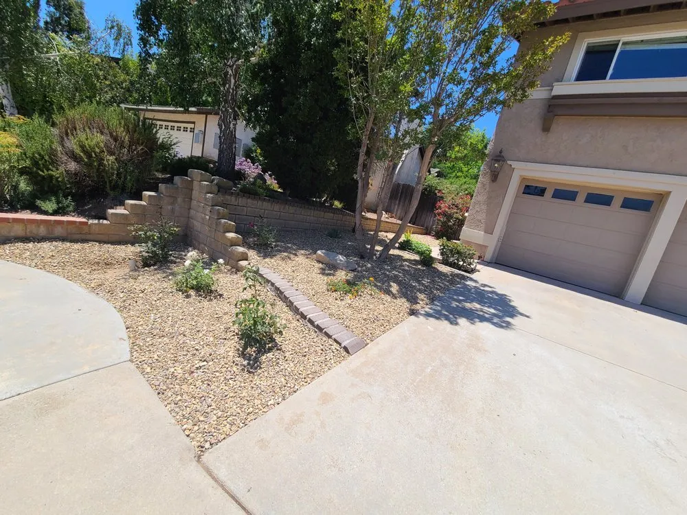 Local lawn mowing service in Thousand Oaks, CA by Vallarta Landscaping