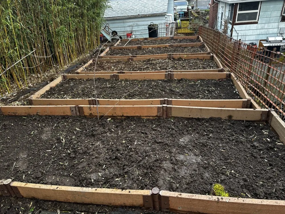 Expert garden landscaping experts serving Seattle, WA - Valle Gardening