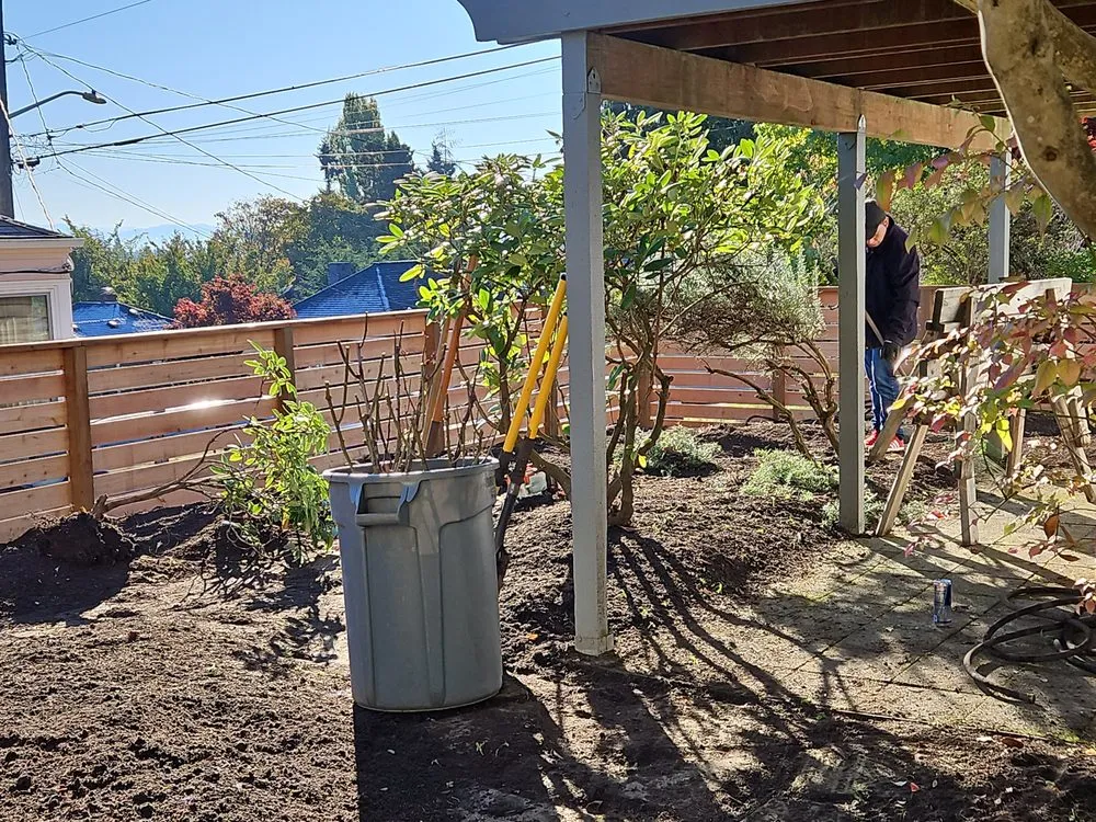 Custom outdoor landscaping in Seattle, WA by Vallejo's Landscaping