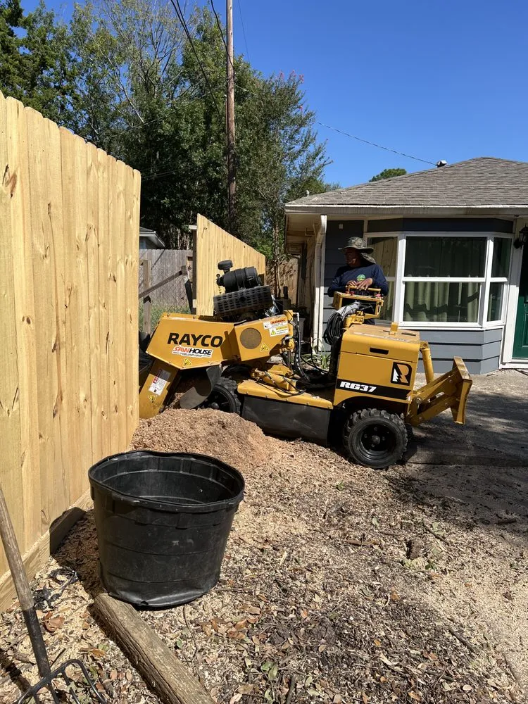 Custom landscape design in Yorktown Colony, TX by Valle’s Tree Services