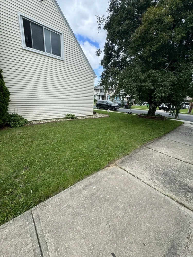 Professional garden landscaping experts serving Easton, PA - Valley Landscape