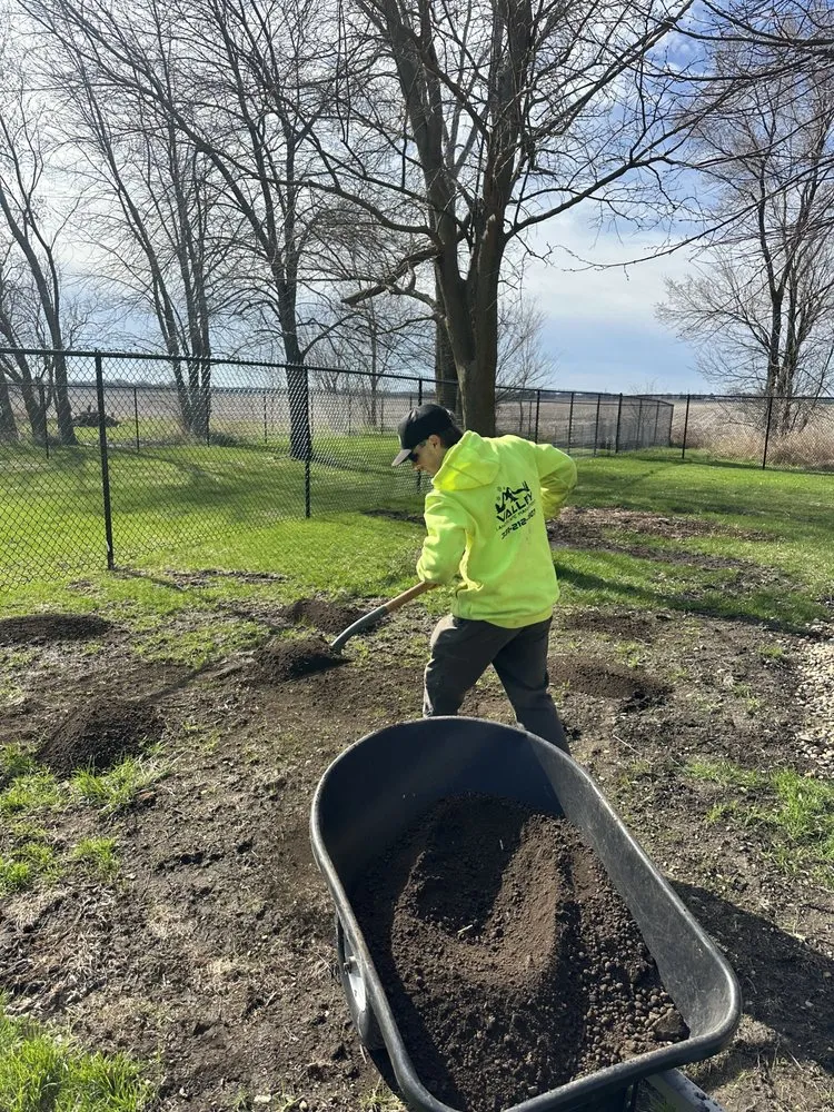 Top-rated yard cleanup service for residential properties in Shorewood, IL by Valley Landscape Management