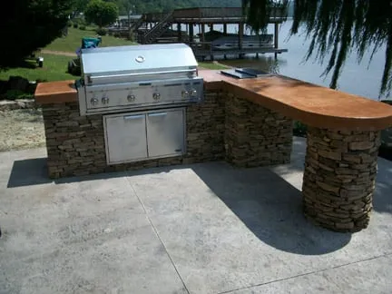 Professional yard maintenance for residential properties in Radford, VA by Valley Landscaping