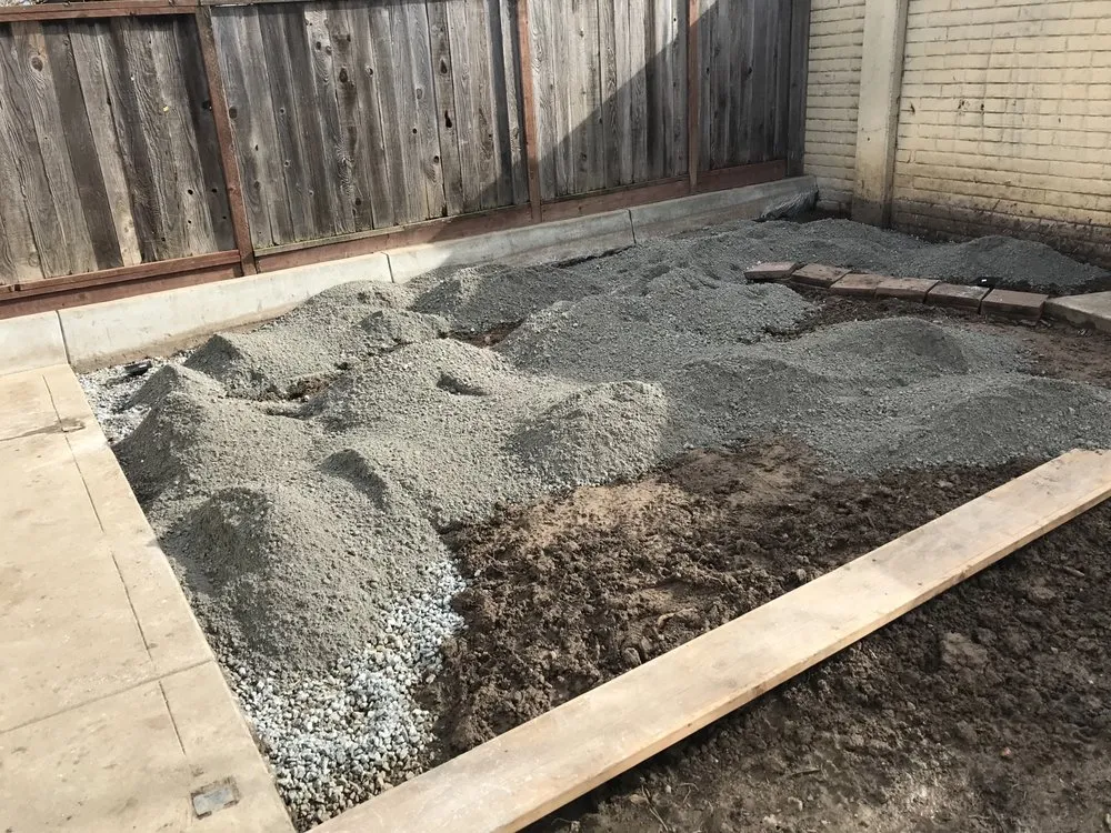 Custom yard maintenance experts serving Salinas, CA - Valley Landscaping