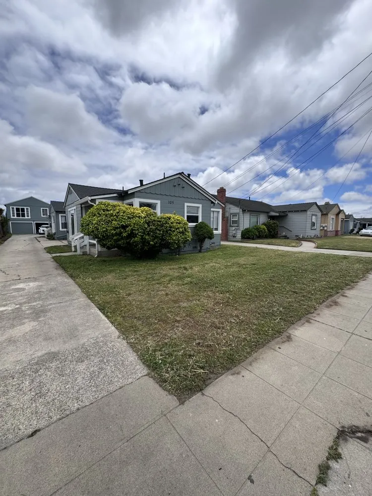 Trusted lawn care service for homes in Salinas, CA by Valley Landscaping