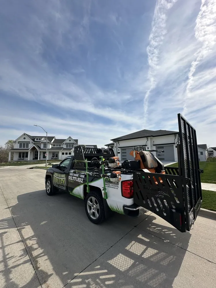 Top-rated lawn care service experts serving Des Moines, IA - Valley Lawn Care