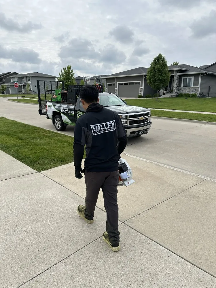 Local yard maintenance for beautiful yards in Des Moines, IA by Valley Lawn Care