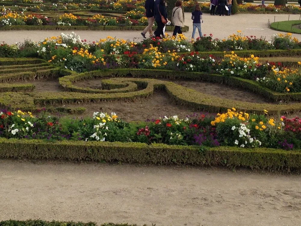 Trusted lawn care service in Grants Pass, OR by Valley Oaks Landscaping