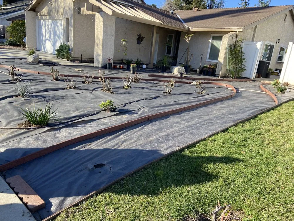 Custom lawn mowing service for beautiful yards in Reseda, CA by Valley Top Horn Hardscaping