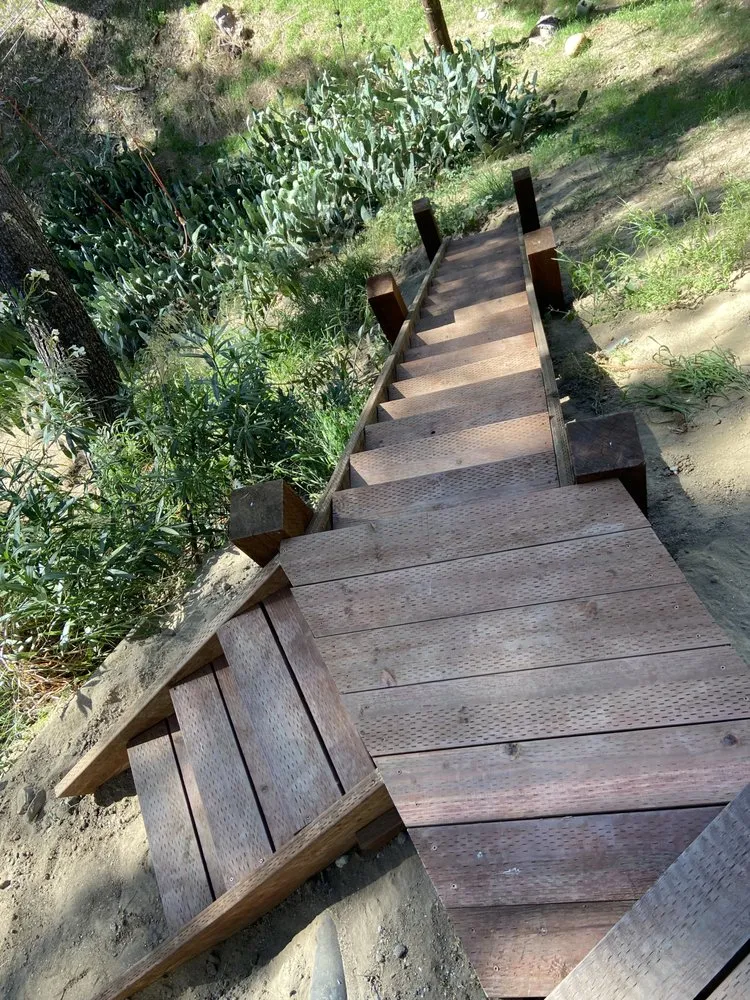Top-rated lawn care service with custom design in Reseda, CA by Valley Top Horn Hardscaping