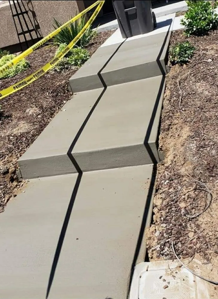 Expert lawn mowing service experts serving Manteca, CA - Valley Turf