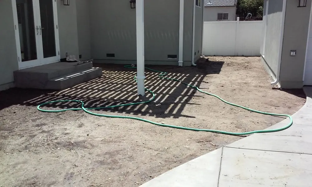 Professional yard maintenance experts serving Los Angeles, CA - Valley View Landscape Services