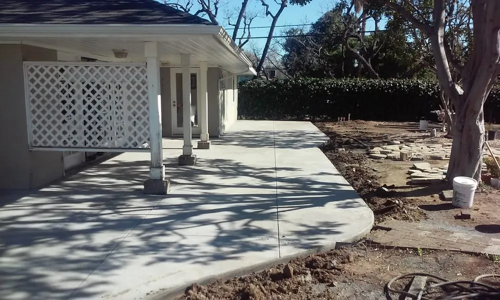Trusted yard maintenance for homes in Los Angeles, CA by Valley View Landscape Services
