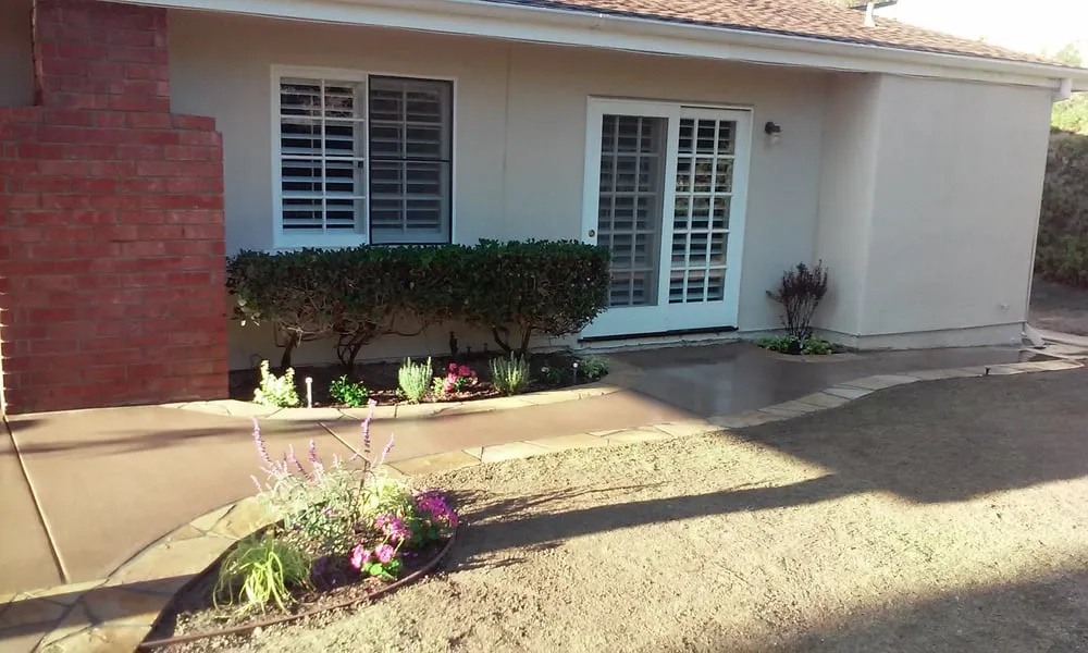 Custom outdoor landscaping for year-round maintenance in Los Angeles, CA by Valley View Landscape Services