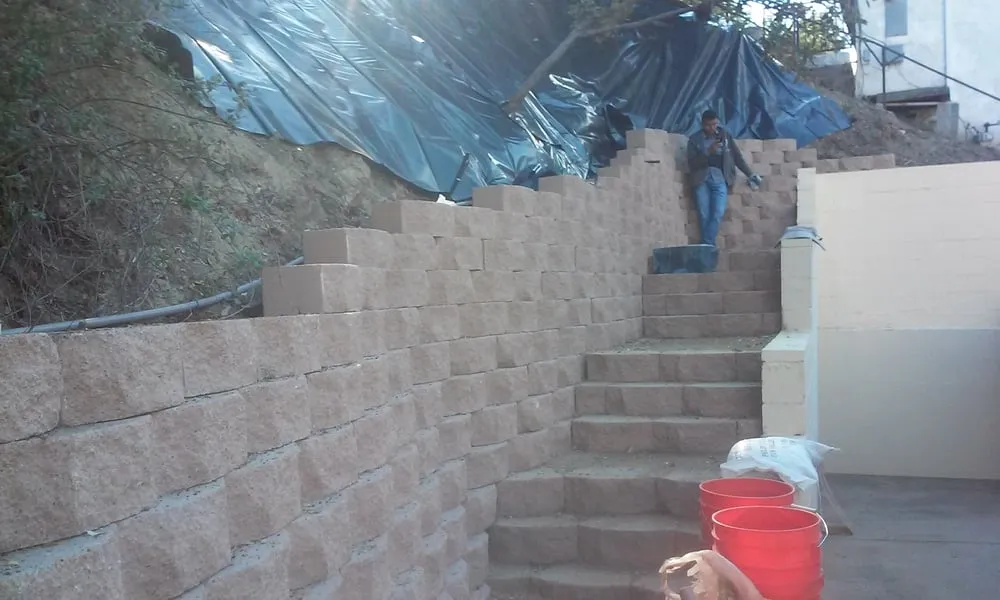 Affordable outdoor landscaping experts serving Los Angeles, CA - Valley View Landscape Services