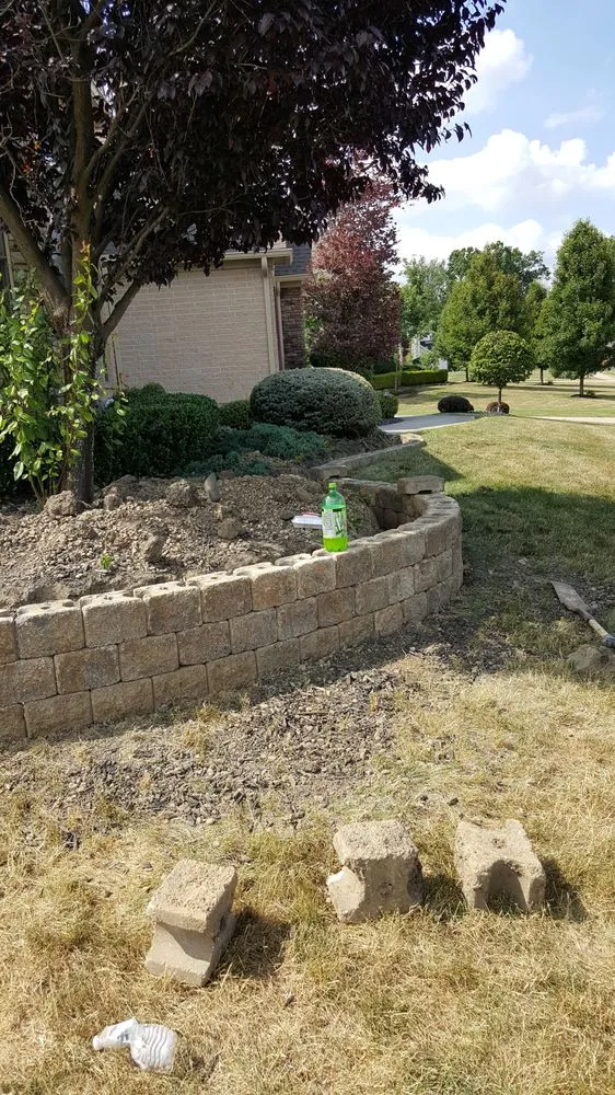 Professional garden landscaping experts serving Youngstown, OH - Valleyscapes Property Maintenance