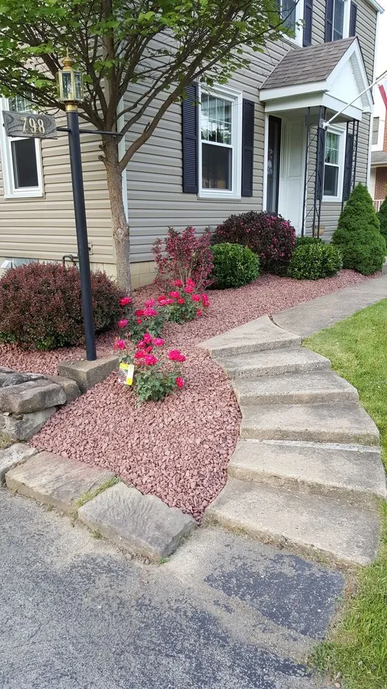Professional residential landscaping in Youngstown, OH by Valleyscapes Property Maintenance