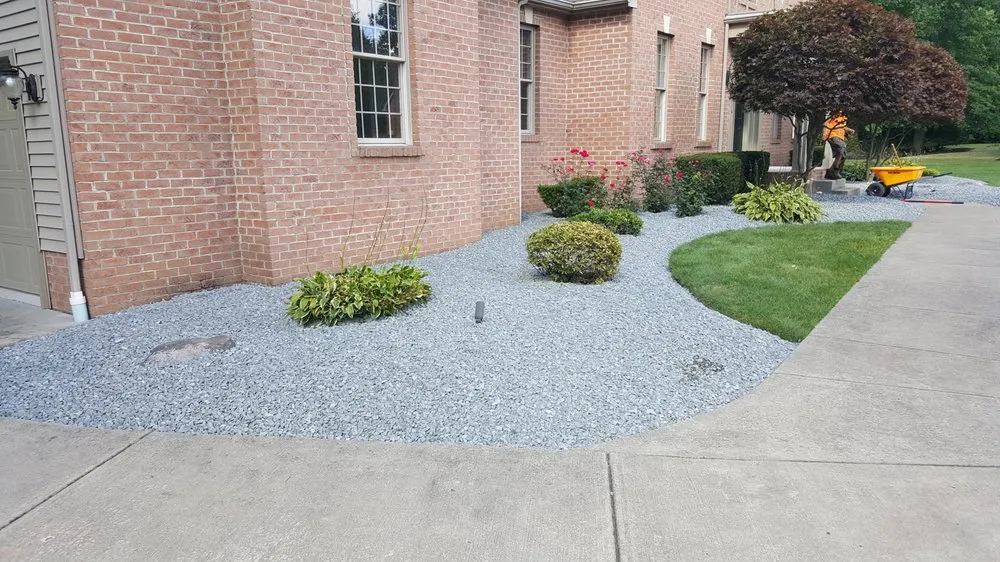Local garden landscaping in Youngstown, OH - Valleyscapes Property Maintenance