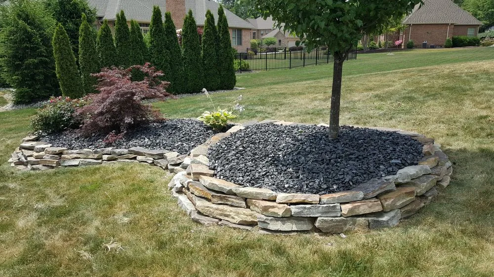 Reliable garden landscaping in Youngstown, OH by Valleyscapes Property Maintenance