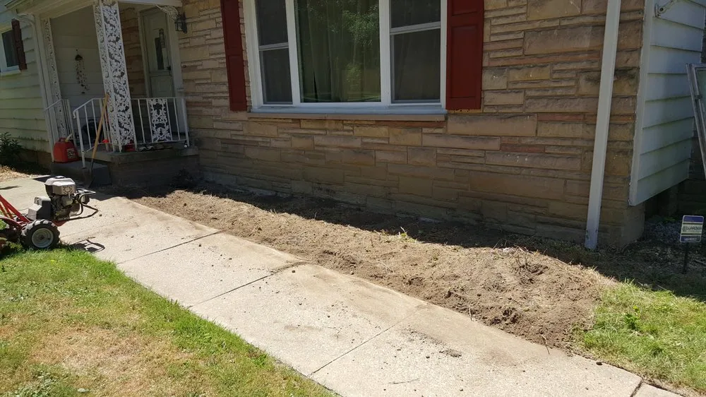 Reliable yard cleanup service in Youngstown, OH - Valleyscapes Property Maintenance