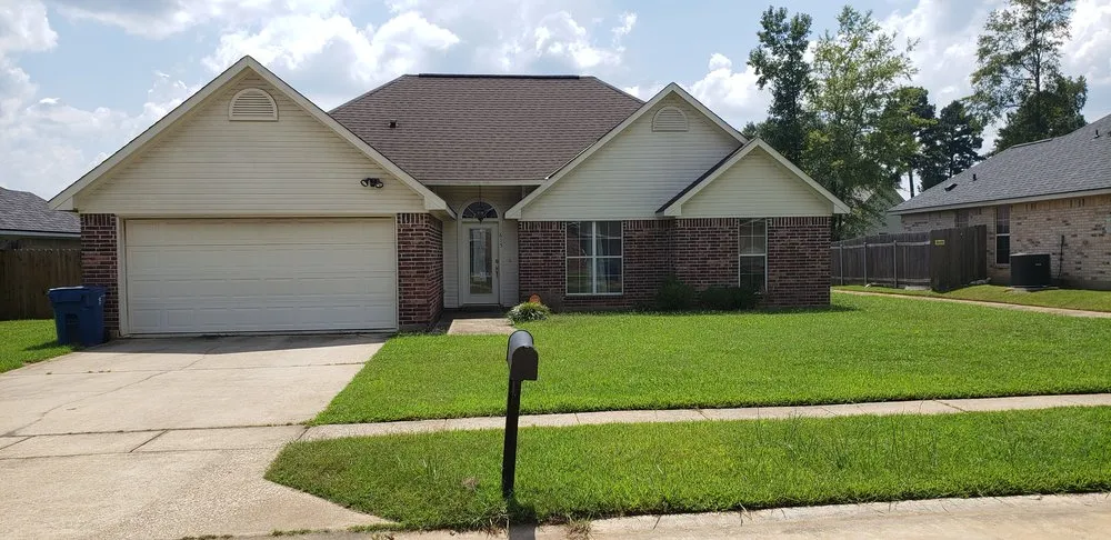 Trusted outdoor landscaping in Bossier City, LA by Valourman Lawn Service