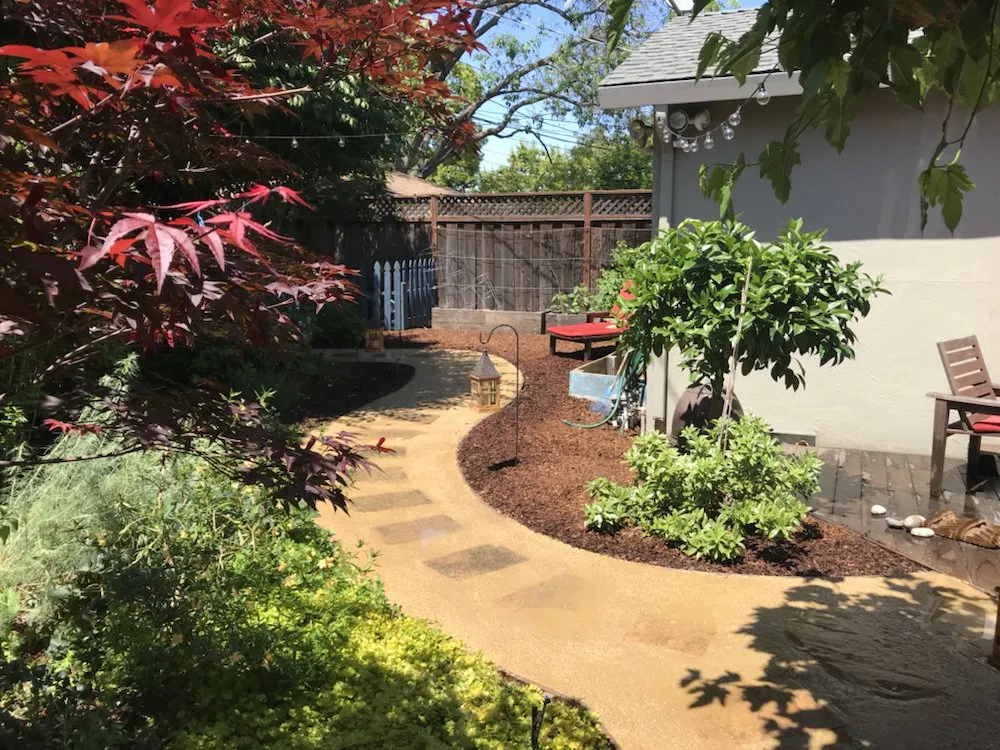 Custom lawn care service experts serving Menlo Park, CA - Val's Lawncare