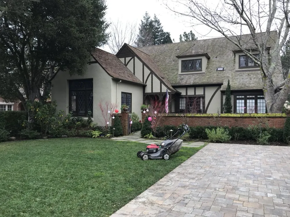 Professional landscape design in Menlo Park, CA by Val's Lawncare