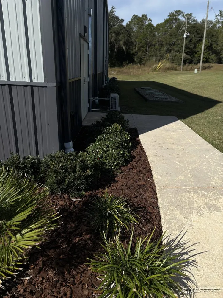 Local landscaping services in Ocala, FL - Valyxon Lawncare & Estate