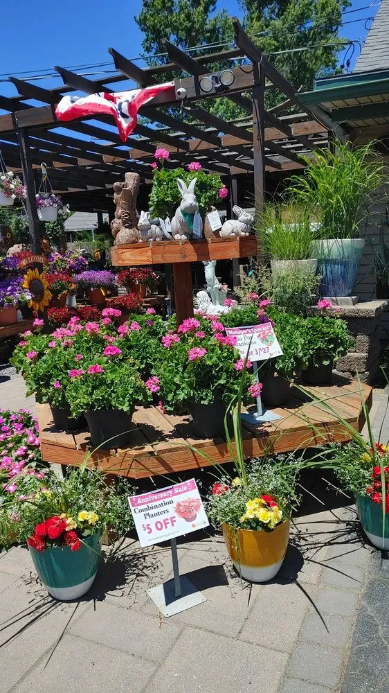 Expert lawn care service in Rochester, NY - Van Putte Gardens