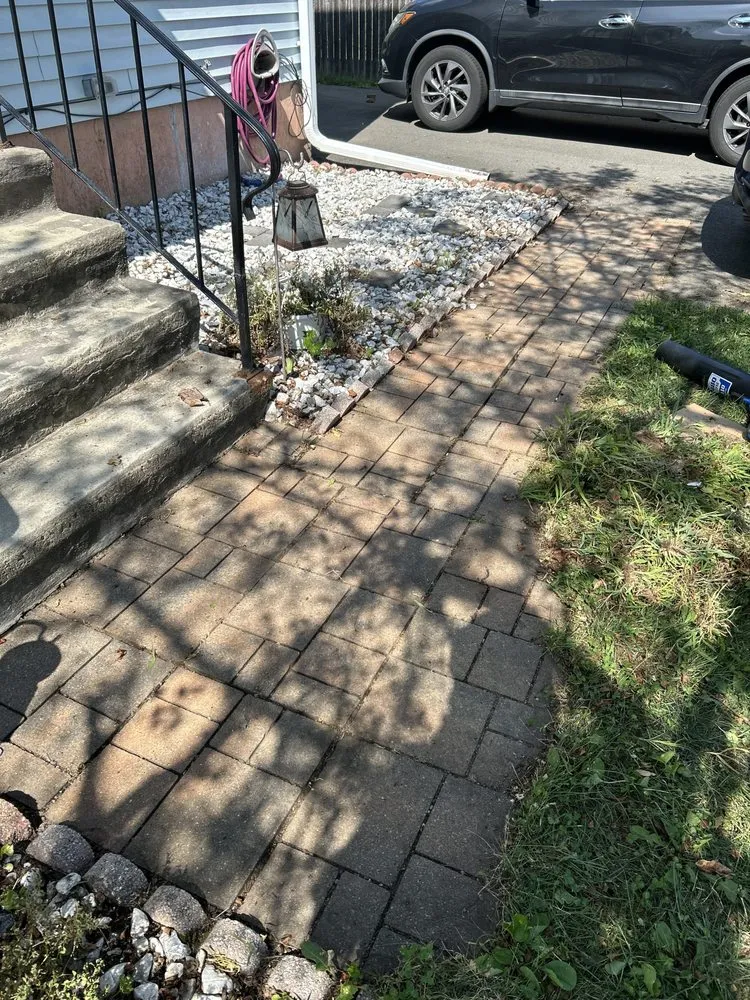 Top-rated garden landscaping in Winchester, CT - Vandeusen’s Lawn Services