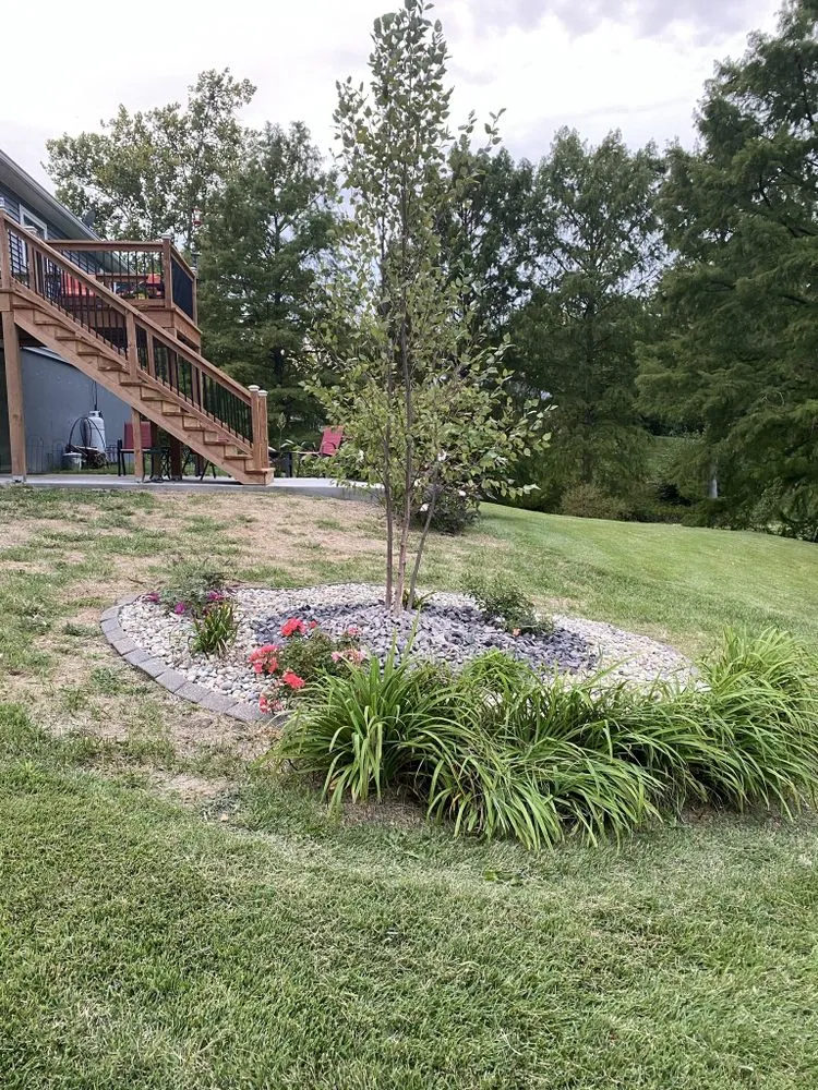 Affordable yard maintenance near you in Brighton, IL by Vandygriff Lawn Service