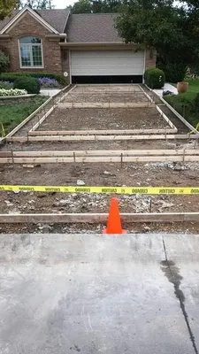 Vanguard Contracting Logo