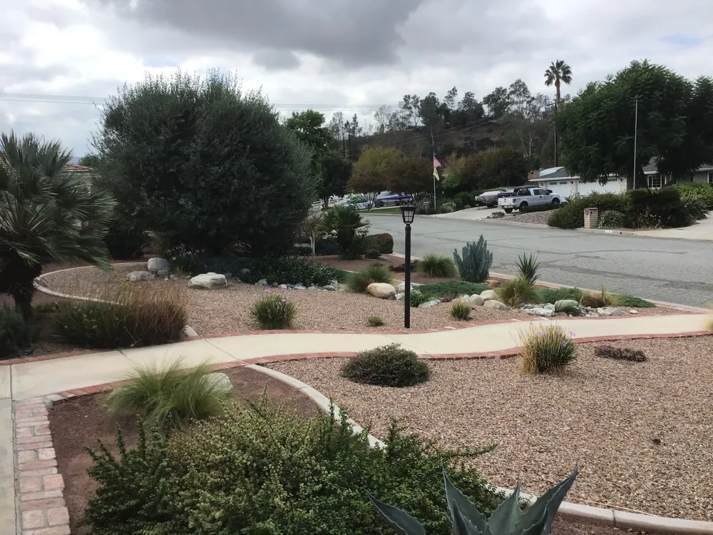 Professional lawn care service in East Hemet, CA - Van's Landscape Construction