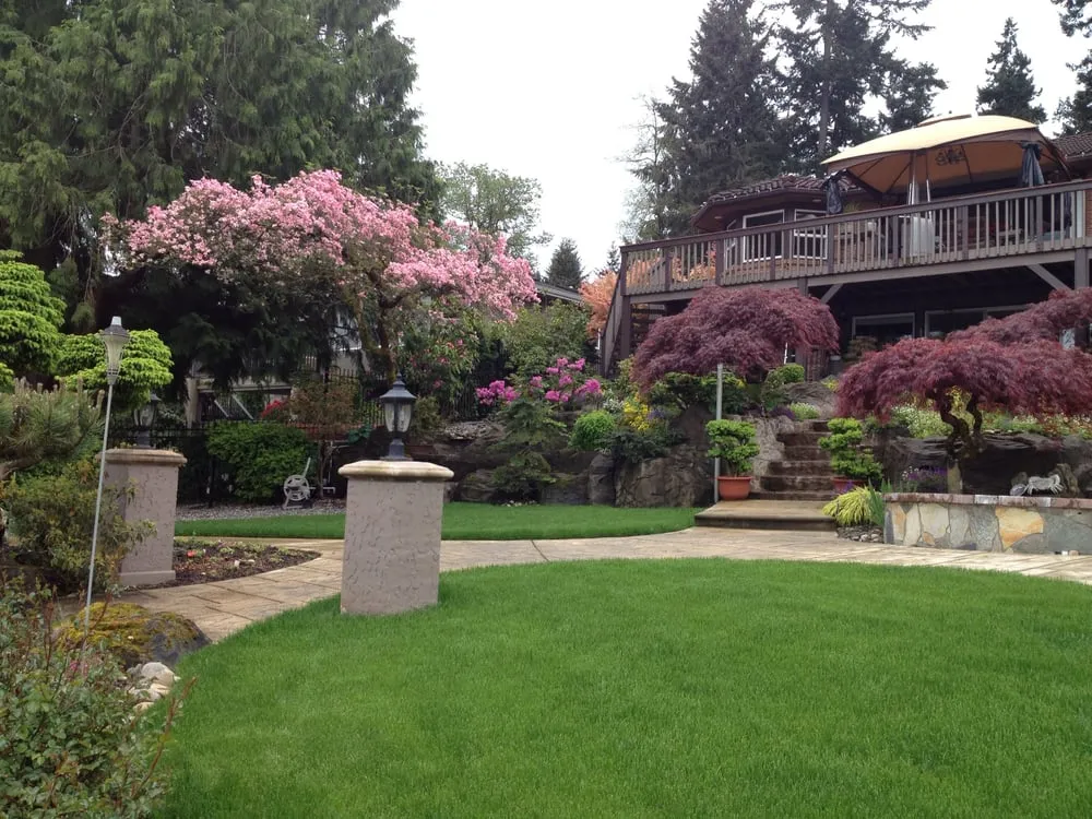 Custom landscape design in University Place, WA by VanTran Gardening
