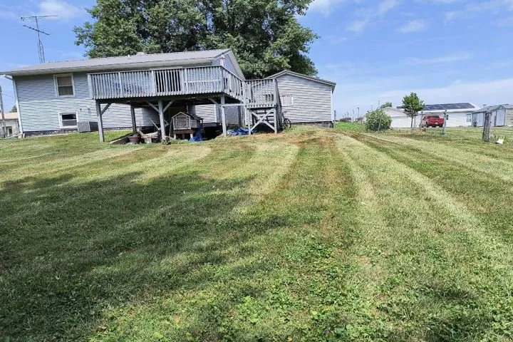 Local lawn mowing service for beautiful yards in Monmouth, IL by Vanvleets Clean Cut Lawn Care