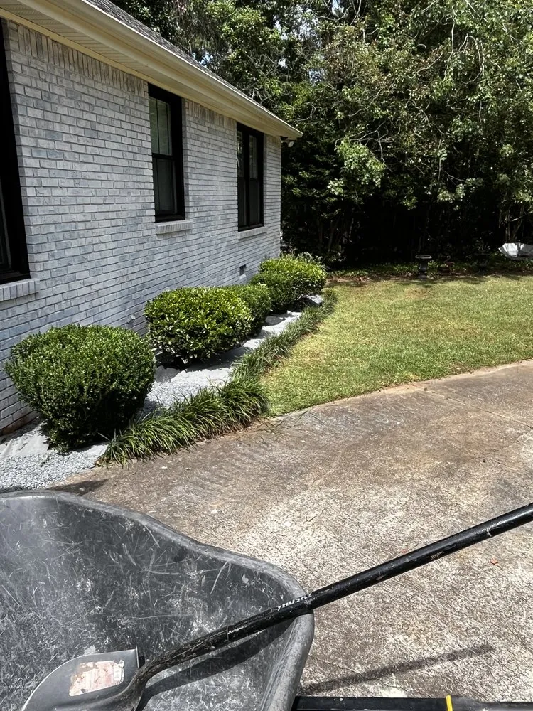 Reliable yard cleanup service experts serving Griffin, GA - Varela's Landscaping