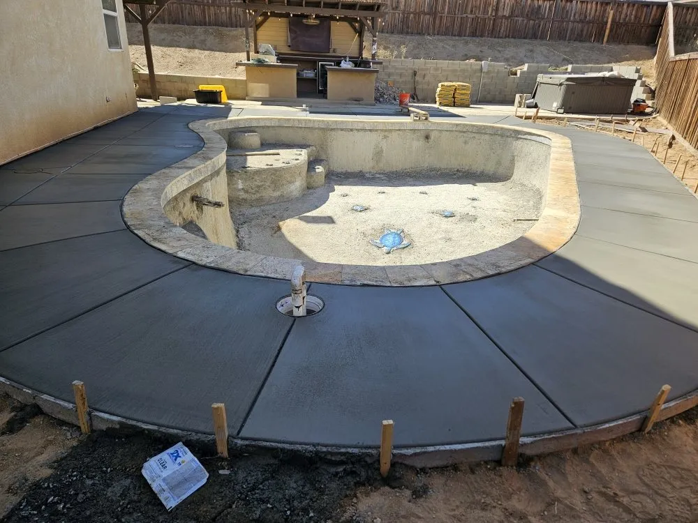 Top-rated yard maintenance for year-round maintenance in Apple Valley, CA by Vargas Concrete & Landscaping