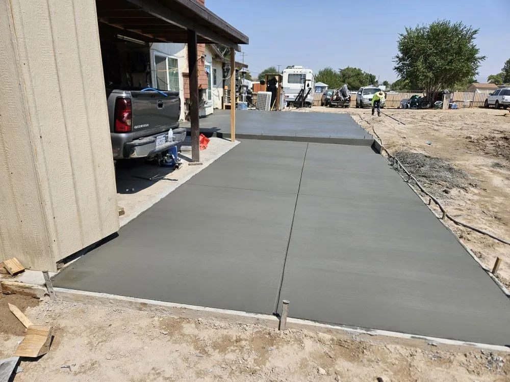 Trusted yard cleanup service for residential properties in Apple Valley, CA by Vargas Concrete & Landscaping