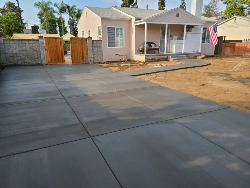 Top-rated residential landscaping for residential properties in Apple Valley, CA by Vargas Concrete & Landscaping