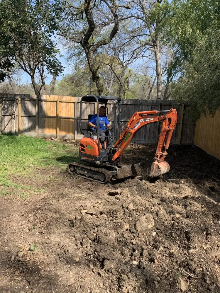 Local yard maintenance experts serving Dallas, TX - Vargas Landscape and Sprinklers