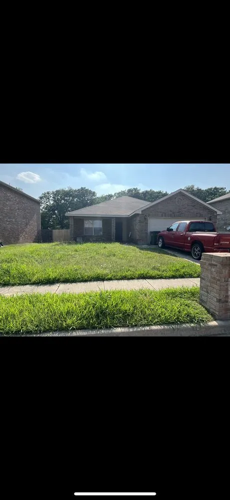 Affordable lawn care service experts serving Dallas, TX - Vargas Landscaping & Construction