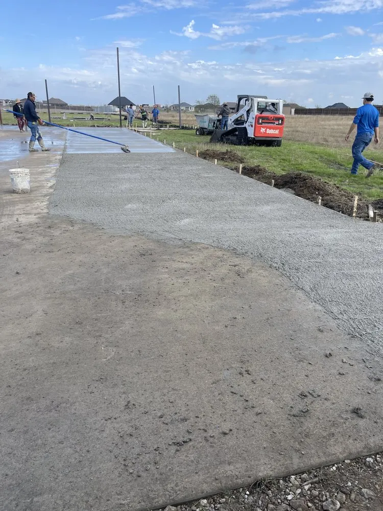 Top-rated lawn mowing service experts serving Dallas, TX - Vargas Landscaping & Construction