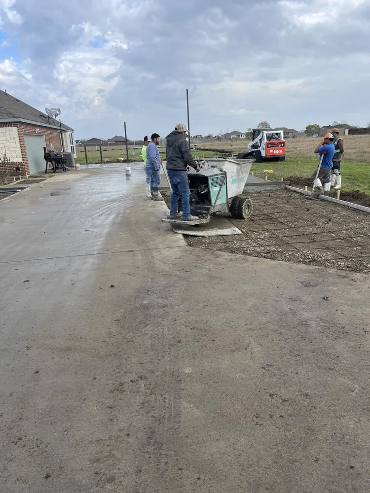 Top-rated lawn mowing service for homes across Dallas, TX - Vargas Landscaping & Construction