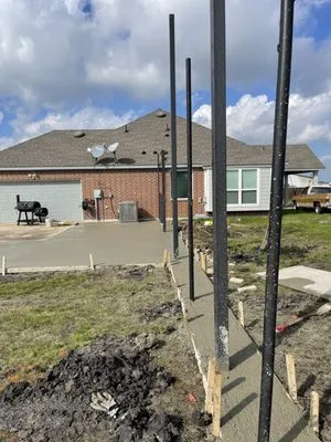 Vargas Landscaping & Construction Logo