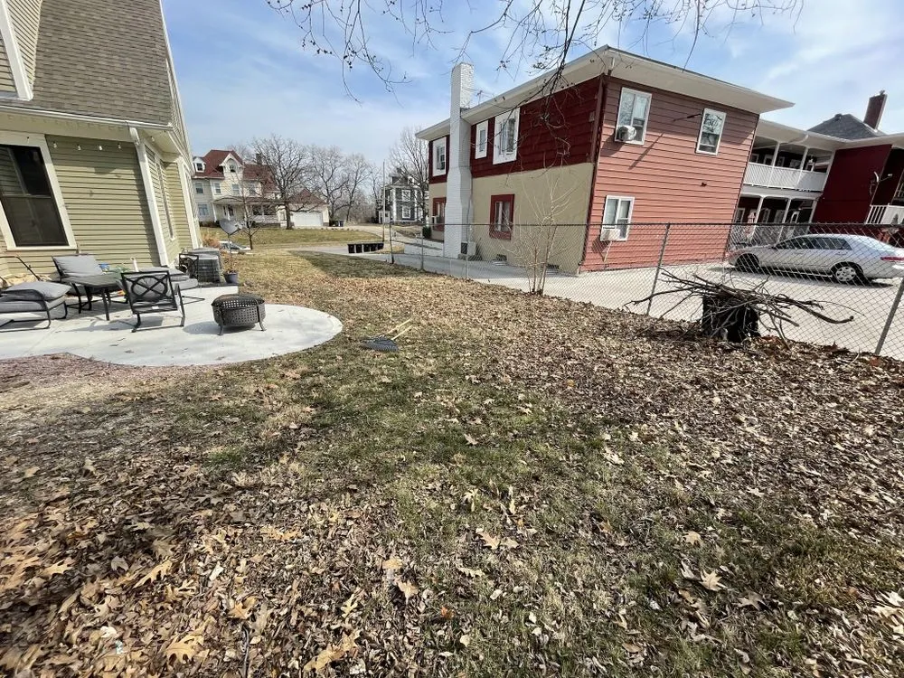 Trusted lawn mowing service experts serving Urbandale, IA - Vargas Lawn Care Services