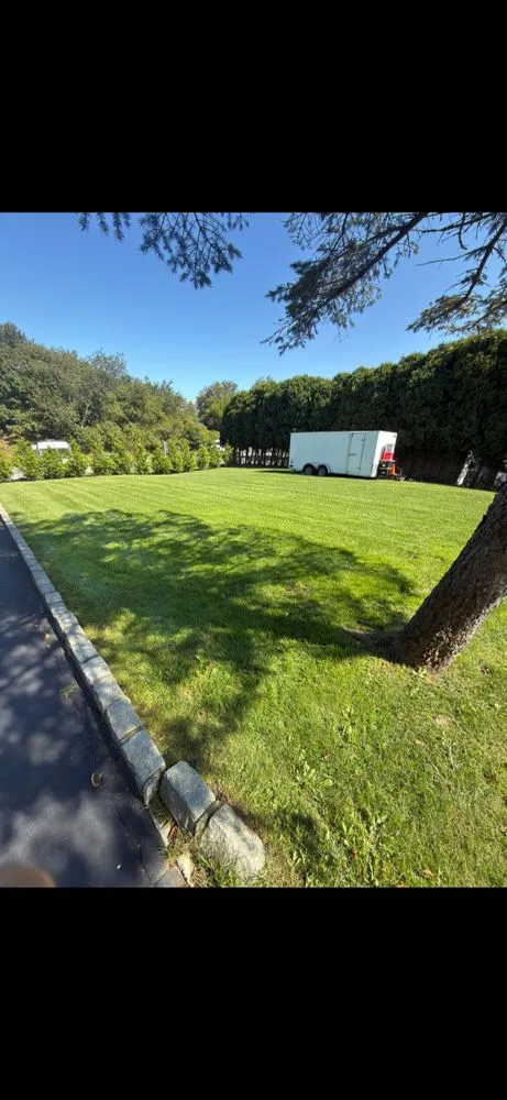 Professional lawn care service experts serving Medford, NY - Variety Lawn Care