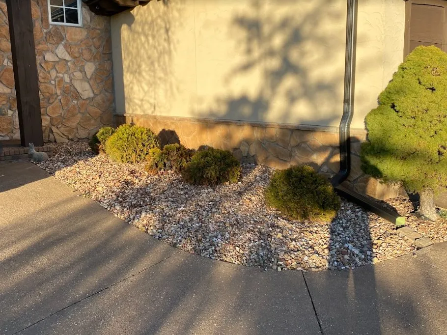 Local yard maintenance in Springfield, MO - Varsachi Landscaping